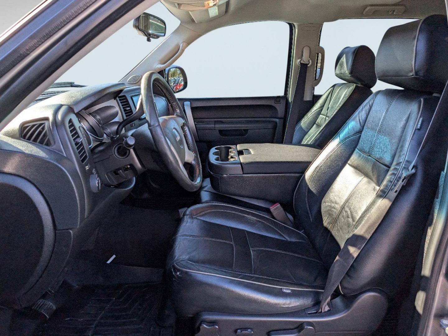 2013 /Ebony GMC Sierra 1500 SLE (3GTP1VE04DG) with an Gas/Ethanol V8 5.3L/323 engine, 6-Speed Automatic transmission, located at 3959 U.S. 80 W, Phenix City, AL, 36870, (334) 297-4885, 32.469296, -85.135185 - 2013 GMC Sierra 1500 SLE - Photo#9