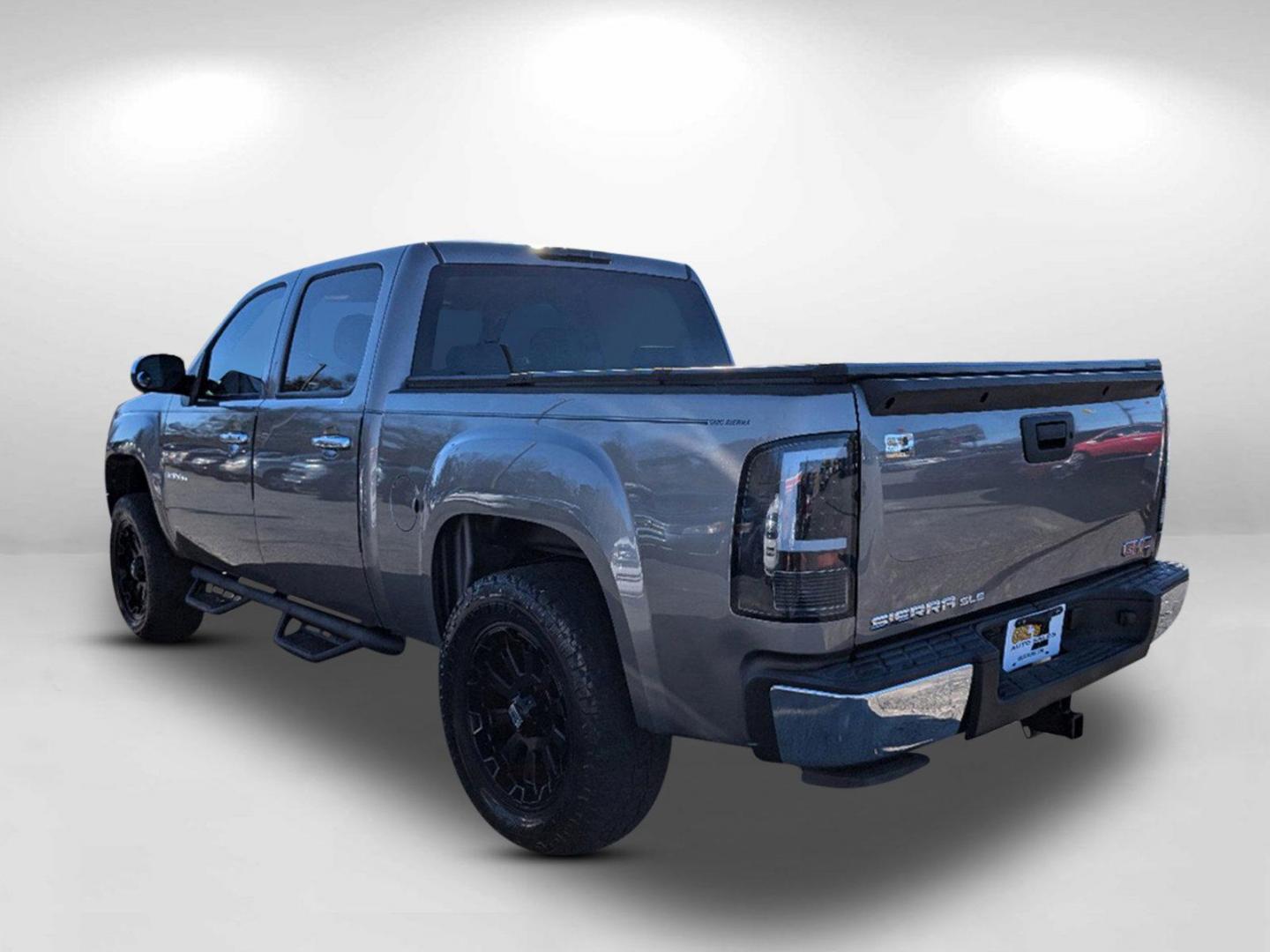 2013 /Ebony GMC Sierra 1500 SLE (3GTP1VE04DG) with an Gas/Ethanol V8 5.3L/323 engine, 6-Speed Automatic transmission, located at 3959 U.S. 80 W, Phenix City, AL, 36870, (334) 297-4885, 32.469296, -85.135185 - 2013 GMC Sierra 1500 SLE - Photo#6