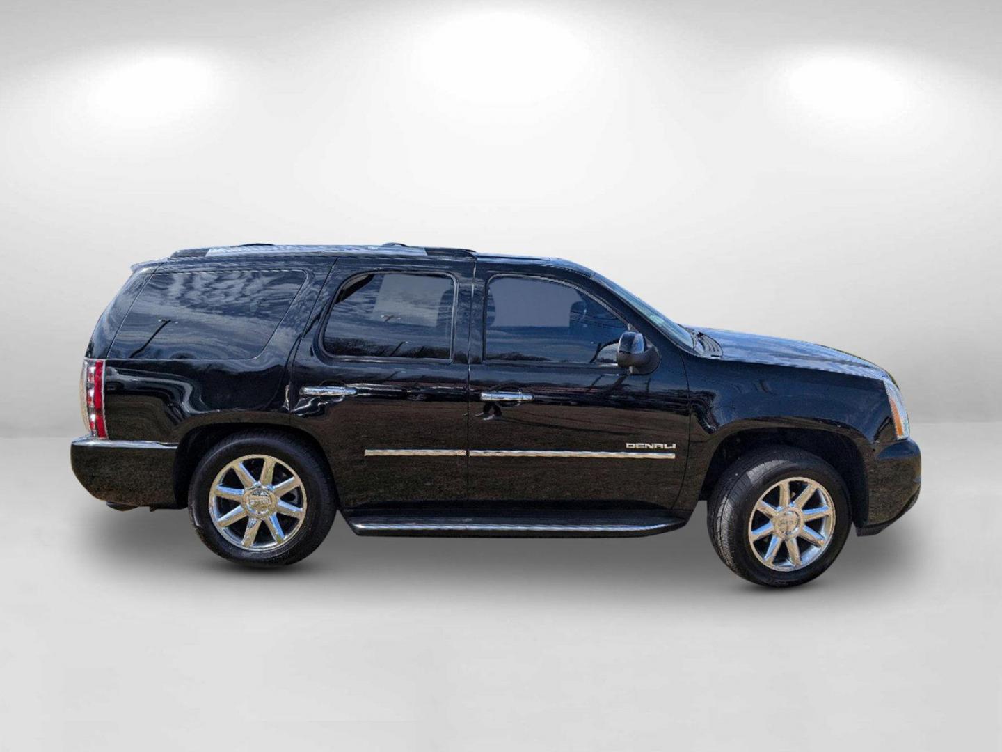 2013 /Cocoa/Light Cashmere GMC Yukon Denali (1GKS1EEF8DR) with an Gas/Ethanol V8 6.2L/378 engine, 6-Speed Automatic transmission, located at 3959 U.S. 80 W, Phenix City, AL, 36870, (334) 297-4885, 32.469296, -85.135185 - 2013 GMC Yukon Denali - Photo#6