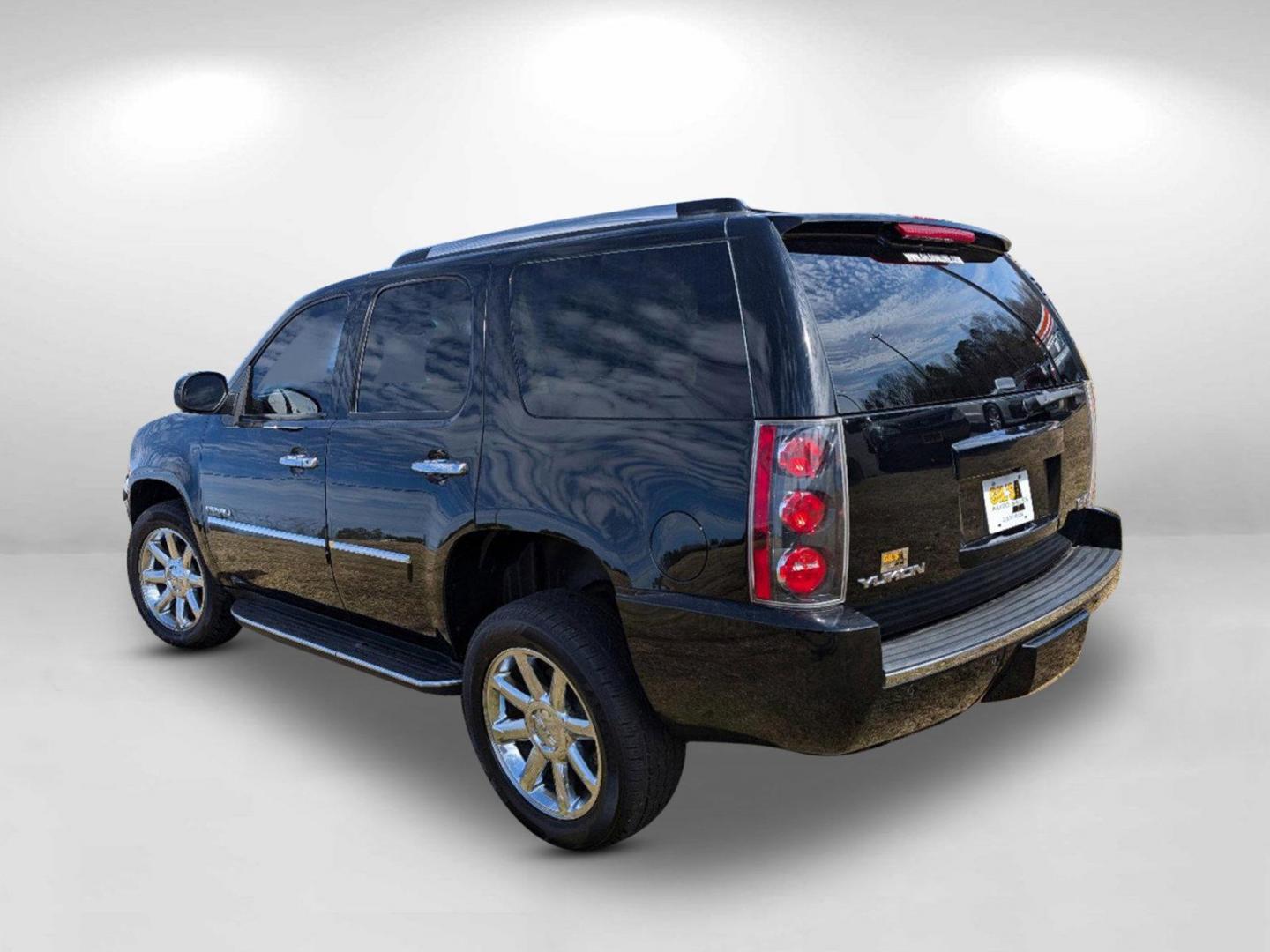 2013 /Cocoa/Light Cashmere GMC Yukon Denali (1GKS1EEF8DR) with an Gas/Ethanol V8 6.2L/378 engine, 6-Speed Automatic transmission, located at 3959 U.S. 80 W, Phenix City, AL, 36870, (334) 297-4885, 32.469296, -85.135185 - 2013 GMC Yukon Denali - Photo#9