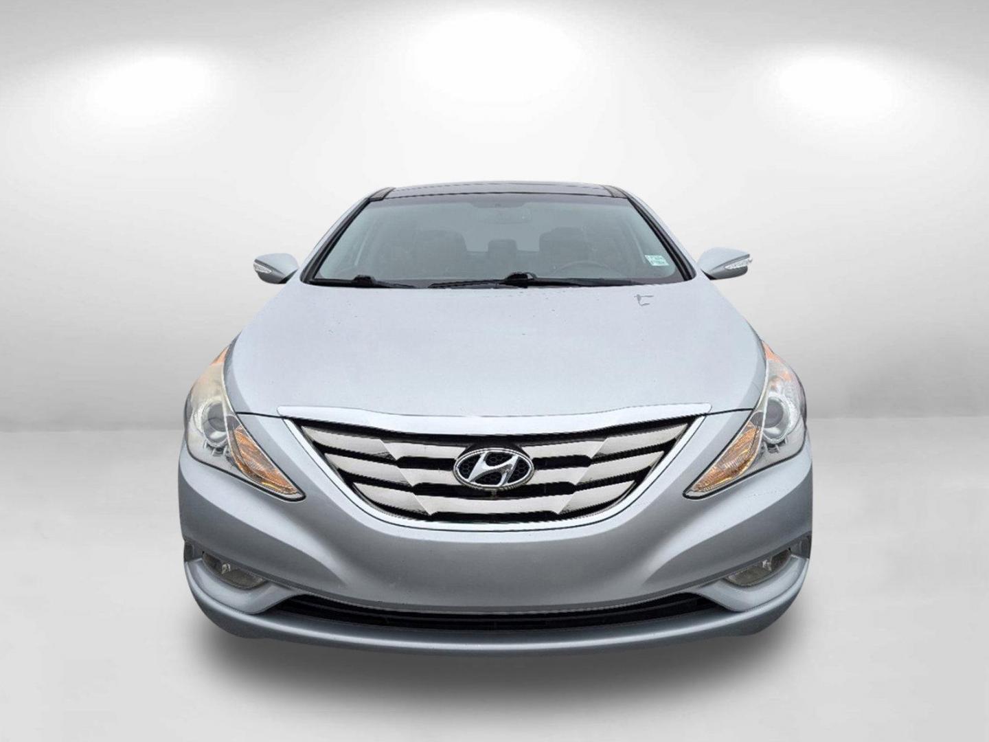 2013 /Gray Hyundai Sonata Limited (5NPEC4AB3DH) with an Turbocharged Gas I4 2.0L/122 engine, 6-Speed Automatic w/Manual Shift transmission, located at 1430 Gateway Drive, Opelika, AL, 36801, (334) 239-0944, 32.637871, -85.409790 - 2013 Hyundai Sonata Limited - Photo#1