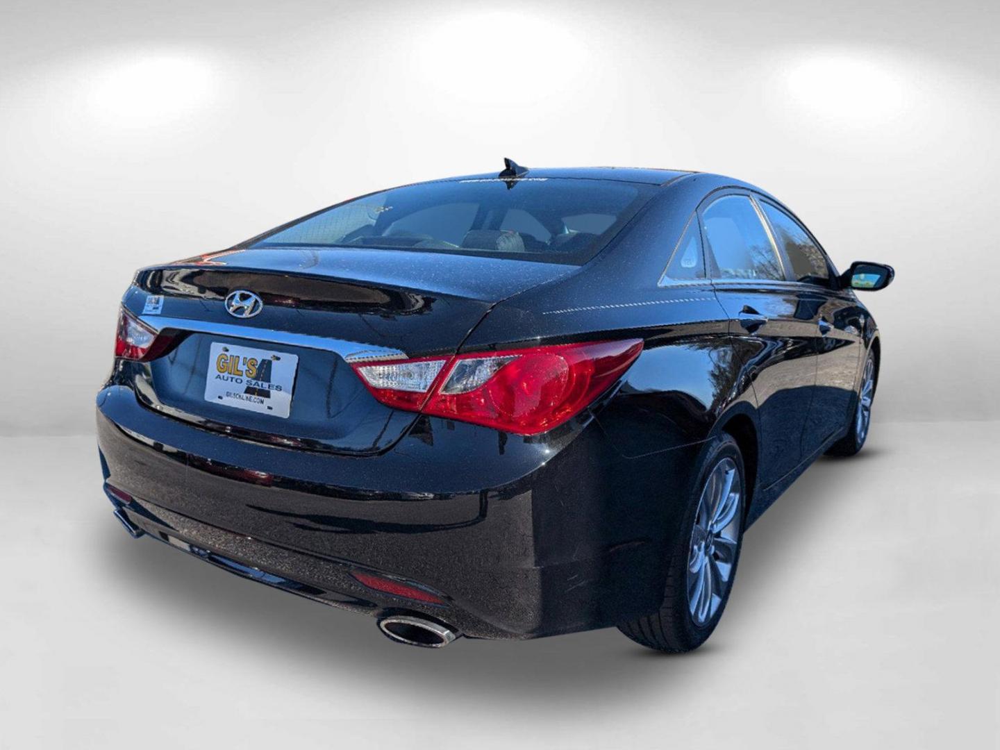 2013 /Black Hyundai Sonata SE (5NPEC4AC4DH) with an Gas I4 2.4L/144 engine, 6-Speed Automatic w/Manual Shift transmission, located at 3959 U.S. 80 W, Phenix City, AL, 36870, (334) 297-4885, 32.469296, -85.135185 - 2013 Hyundai Sonata SE - Photo#8