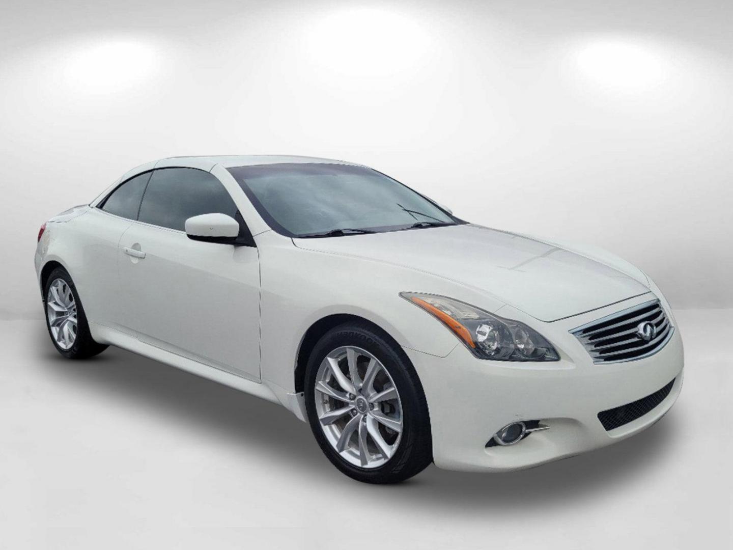 2013 Moonlight White /Wheat INFINITI G37 Convertible Base (JN1CV6FE7DM) with an Gas V6 3.7L/226 engine, 7-Speed Automatic w/OD transmission, located at 1430 Gateway Drive, Opelika, AL, 36801, (334) 239-0944, 32.637871, -85.409790 - 2013 INFINITI G37 Convertible Base - Photo#2