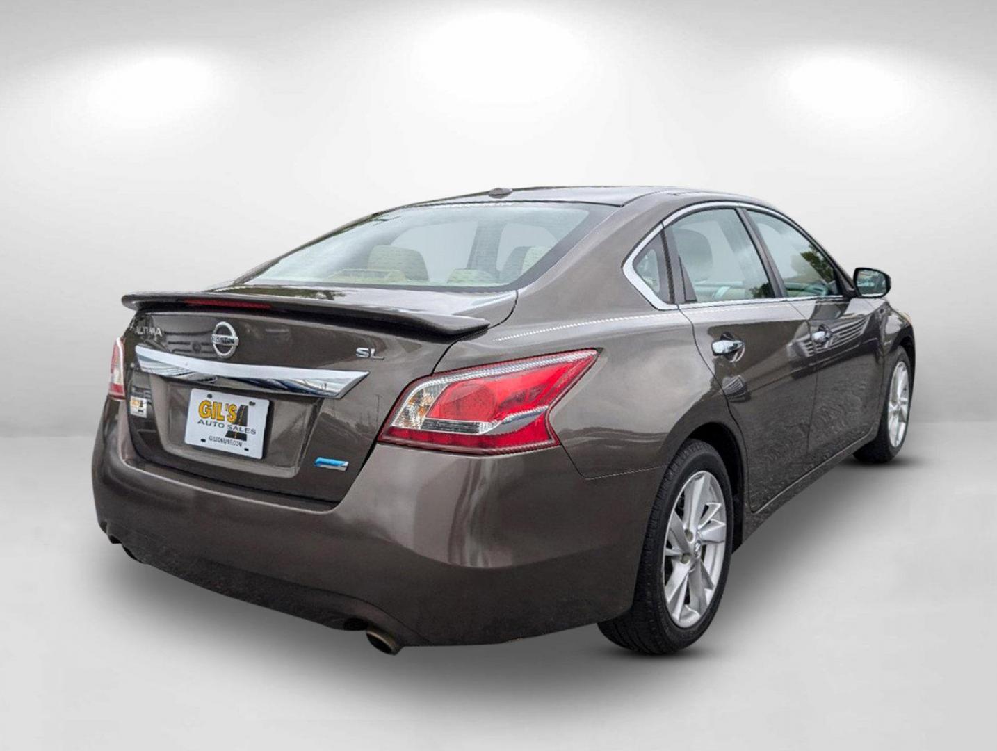 2013 /Beige Nissan Altima 2.5 SL (1N4AL3APXDC) with an Gas I4 2.5L/152 engine, 1-Speed Continuously Variable Ratio transmission, located at 7000 Northlake Connector, Columbus, GA, 31904, (706) 987-8085, 32.524975, -84.978134 - 2013 Nissan Altima 2.5 SL - Photo#4