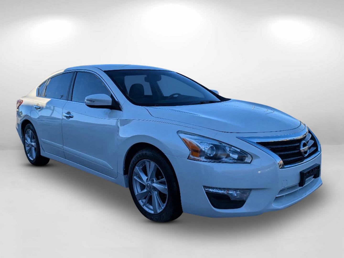 2013 /Beige Nissan Altima 2.5 SV (1N4AL3AP8DC) with an Gas I4 2.5L/152 engine, 1-Speed Continuously Variable Ratio transmission, located at 804 22nd Ave, Phenix City, AL, 36870, (334) 297-1860, 32.484749, -85.024475 - 2013 Nissan Altima 2.5 SV - Photo#4