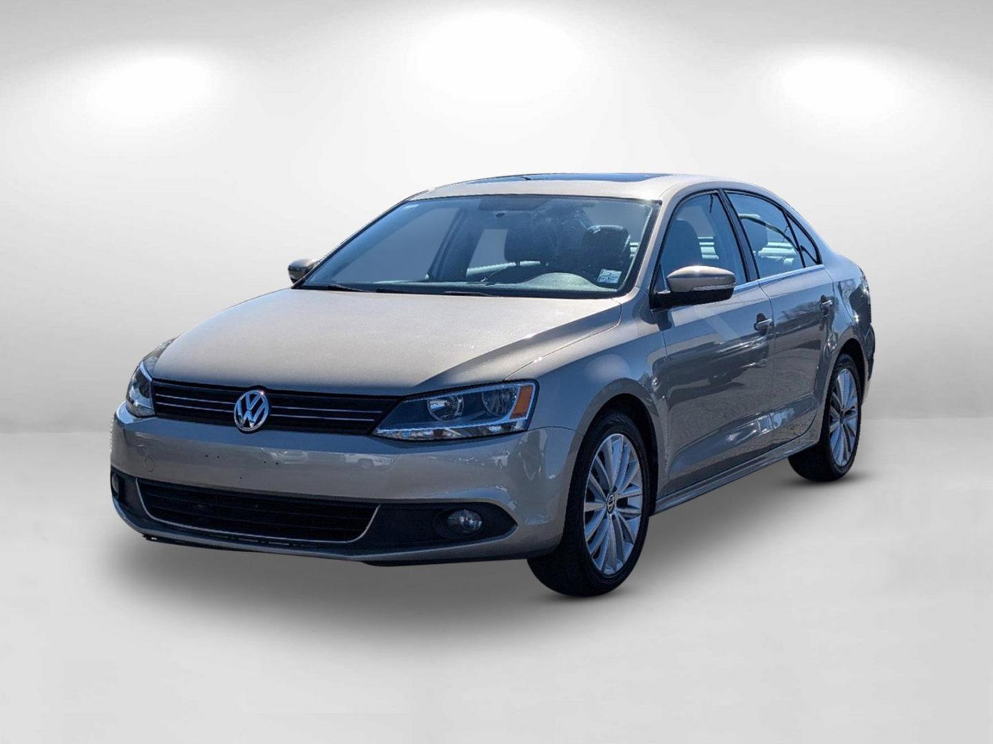 2013 Volkswagen Jetta Sedan (3VWLP7AJ2DM) with an Gas I5 2.5L/151 engine, 6-Speed Automatic w/manual shift transmission, located at 1430 Gateway Drive, Opelika, AL, 36801, (334) 239-0944, 32.637871, -85.409790 - 2013 Volkswagen Jetta Sedan - Photo#0