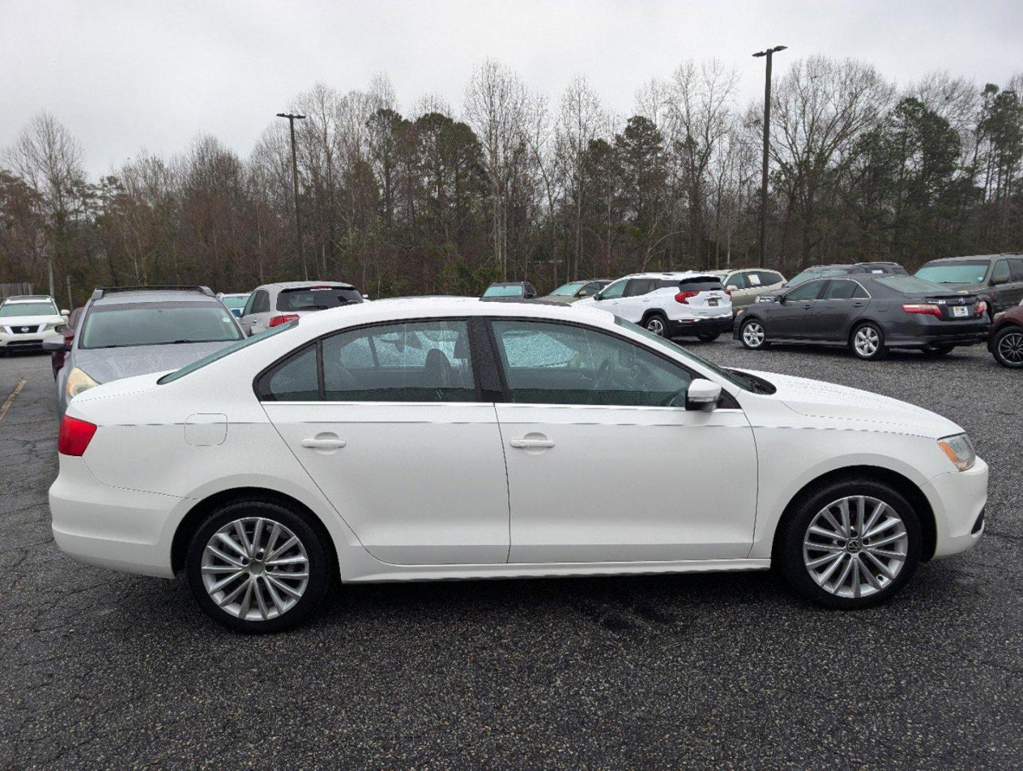 2013 Volkswagen Jetta Sedan (3VWLP7AJ0DM) with an Gas I5 2.5L/151 engine, 6-Speed Automatic w/manual shift transmission, located at 3959 U.S. 80 W, Phenix City, AL, 36870, (334) 297-4885, 32.469296, -85.135185 - 2013 Volkswagen Jetta Sedan - Photo#3