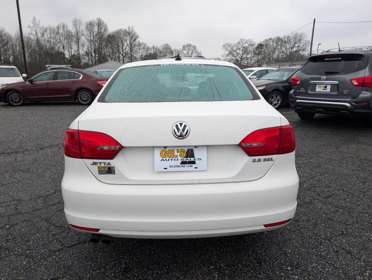 2013 Volkswagen Jetta Sedan (3VWLP7AJ0DM) with an Gas I5 2.5L/151 engine, 6-Speed Automatic w/manual shift transmission, located at 3959 U.S. 80 W, Phenix City, AL, 36870, (334) 297-4885, 32.469296, -85.135185 - 2013 Volkswagen Jetta Sedan - Photo#5