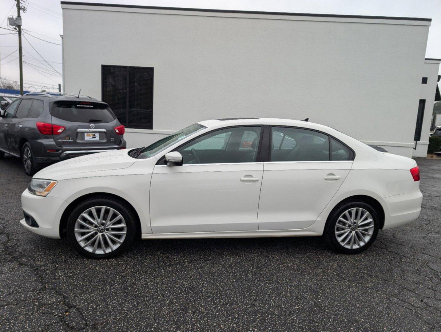 2013 Volkswagen Jetta Sedan (3VWLP7AJ0DM) with an Gas I5 2.5L/151 engine, 6-Speed Automatic w/manual shift transmission, located at 3959 U.S. 80 W, Phenix City, AL, 36870, (334) 297-4885, 32.469296, -85.135185 - 2013 Volkswagen Jetta Sedan - Photo#7