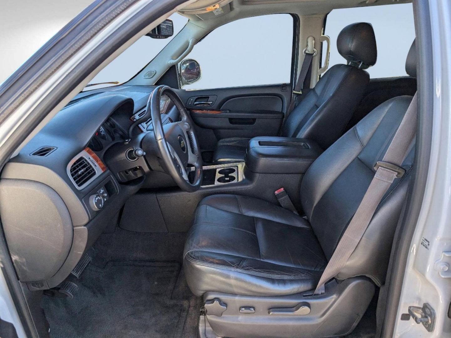 2014 /Ebony Chevrolet Suburban LT (1GNSCJE02ER) with an Gas/Ethanol V8 5.3L/323 engine, 6-Speed Automatic transmission, located at 521 Old Farm Lane Rd, Prattville, AL, 36066, (334) 325-1505, 32.482460, -86.416367 - 2014 Chevrolet Suburban LT - Photo#8