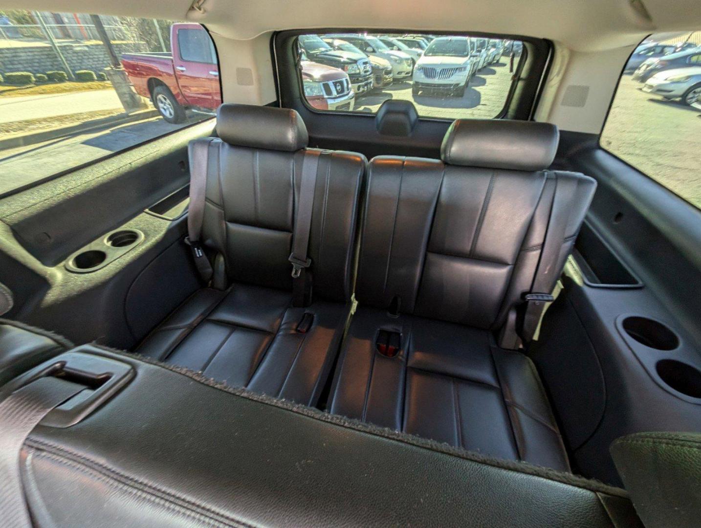 2014 /Ebony Chevrolet Suburban LT (1GNSCJE02ER) with an Gas/Ethanol V8 5.3L/323 engine, 6-Speed Automatic transmission, located at 521 Old Farm Lane Rd, Prattville, AL, 36066, (334) 325-1505, 32.482460, -86.416367 - 2014 Chevrolet Suburban LT - Photo#10