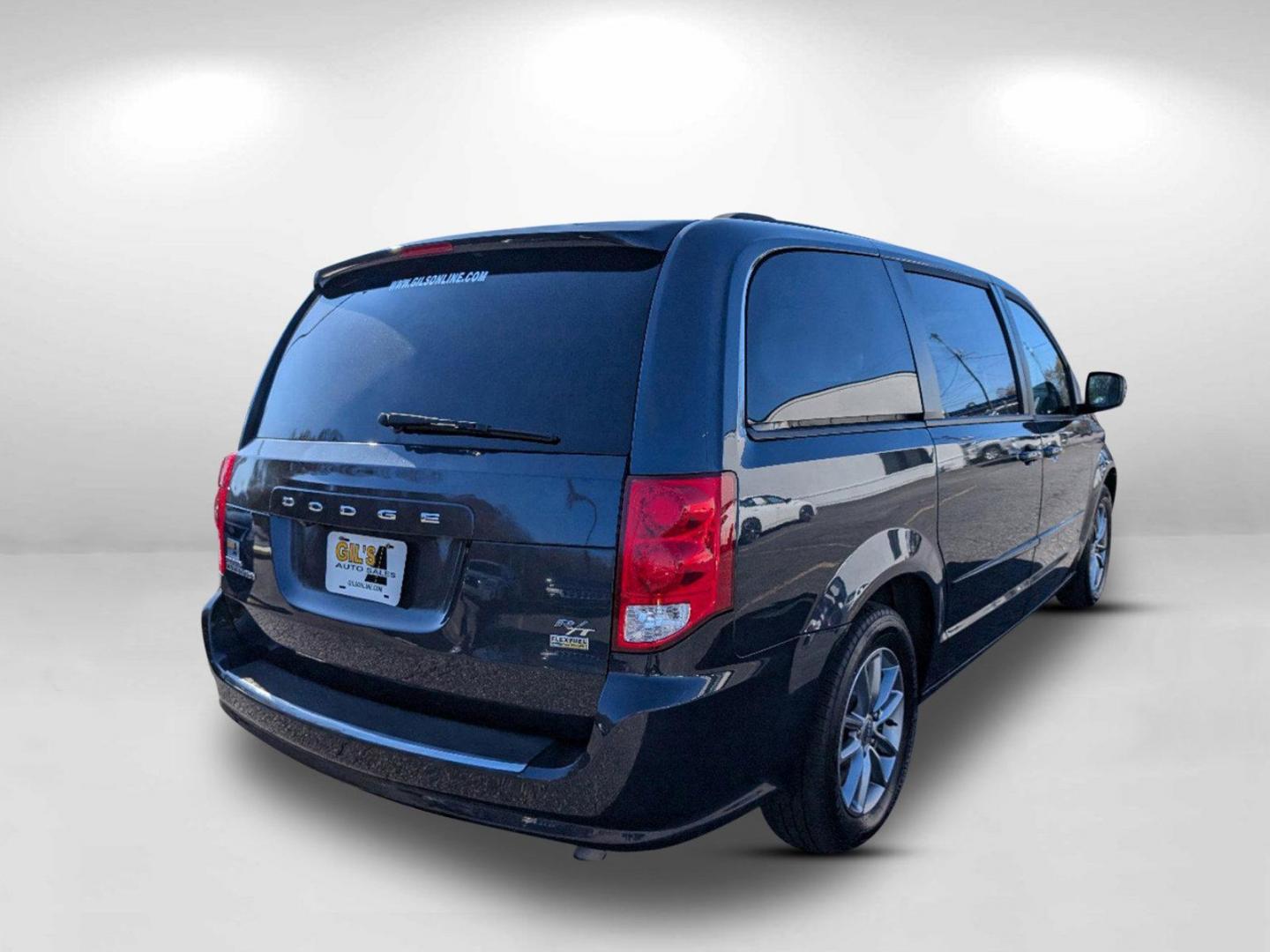 2014 /Black Dodge Grand Caravan R/T (2C4RDGEG7ER) with an Regular Unleaded V-6 3.6 L/220 engine, 6-Speed Multi-Speed Automatic w/OD transmission, located at 1430 Gateway Drive, Opelika, AL, 36801, (334) 239-0944, 32.637871, -85.409790 - 2014 Dodge Grand Caravan R/T - Photo#4