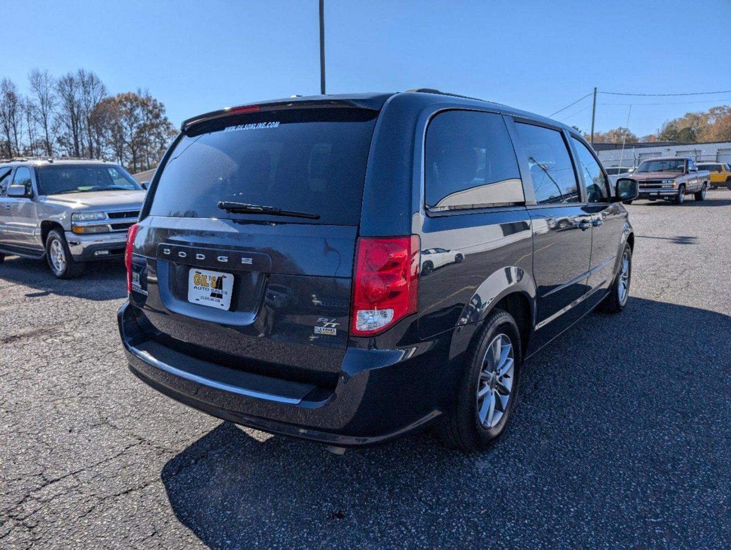 2014 /Black Dodge Grand Caravan R/T (2C4RDGEG7ER) with an Regular Unleaded V-6 3.6 L/220 engine, 6-Speed Multi-Speed Automatic w/OD transmission, located at 3959 U.S. 80 W, Phenix City, AL, 36870, (334) 297-4885, 32.469296, -85.135185 - 2014 Dodge Grand Caravan R/T - Photo#4