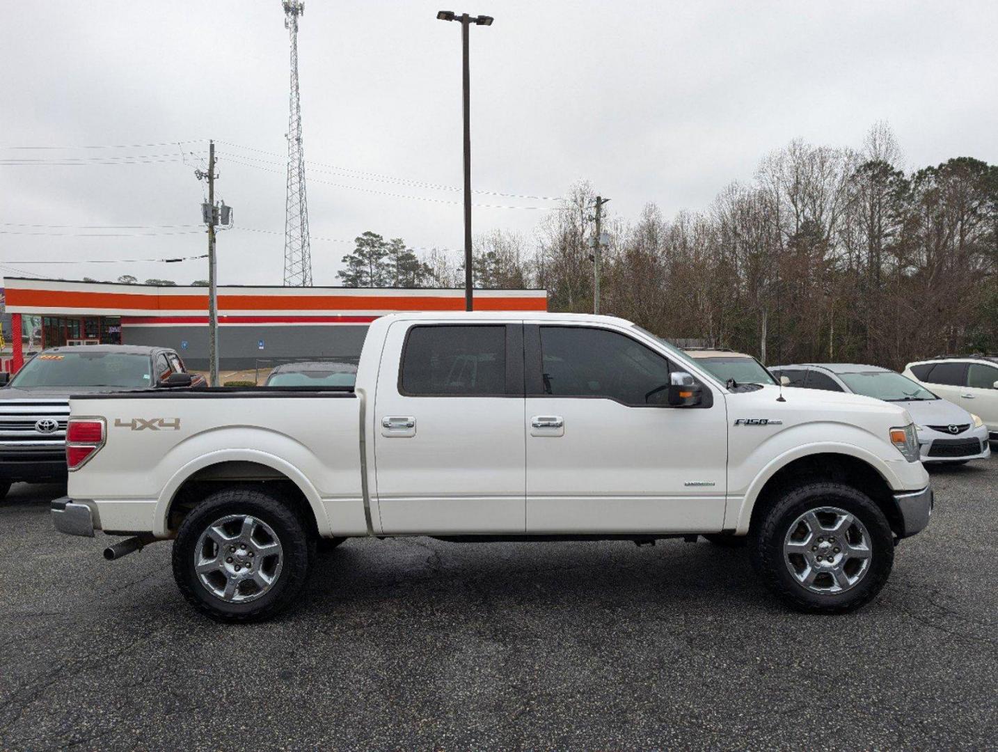 2014 Ford F-150 Lariat (1FTFW1ET2EF) with an Twin Turbo Regular Unleaded V-6 3.5 L/213 engine, 6-Speed Automatic w/OD transmission, located at 3959 U.S. 80 W, Phenix City, AL, 36870, (334) 297-4885, 32.469296, -85.135185 - 2014 Ford F-150 Lariat - Photo#3