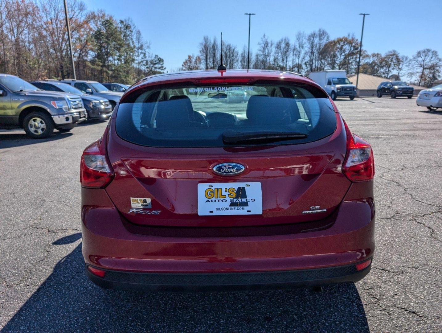 2014 Ford Focus SE (1FADP3K28EL) with an Regular Unleaded I-4 2.0 L/122 engine, located at 3959 U.S. 80 W, Phenix City, AL, 36870, (334) 297-4885, 32.469296, -85.135185 - 2014 Ford Focus SE - Photo#5