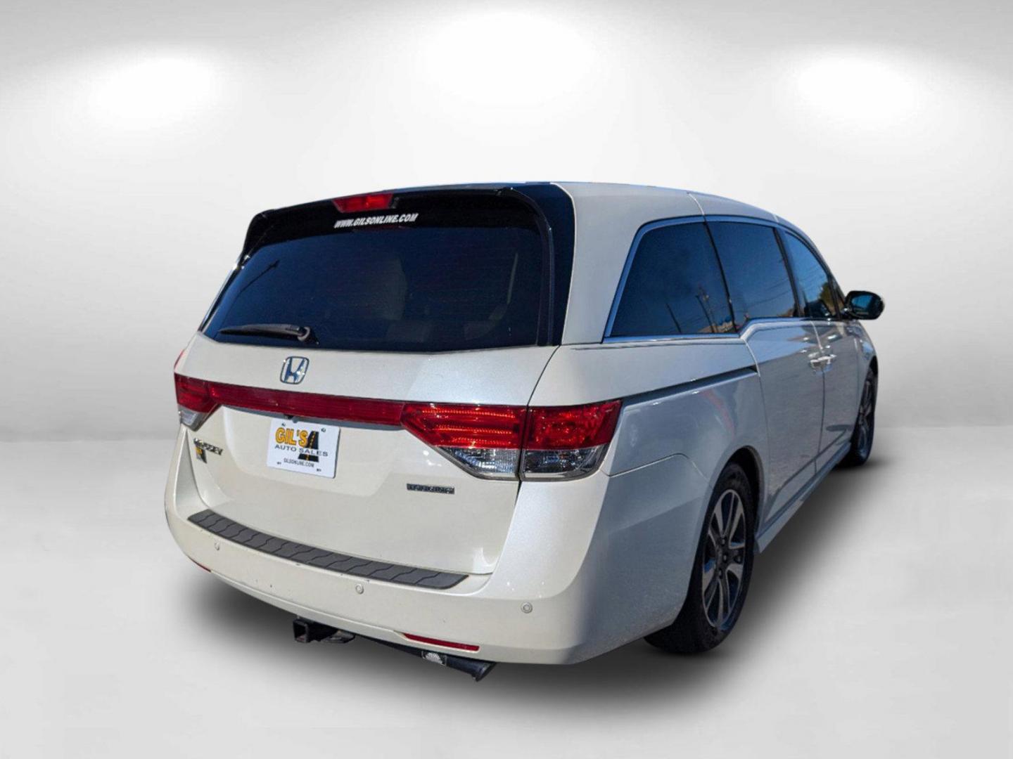 2014 Honda Odyssey Touring Elite (5FNRL5H92EB) with an Regular Unleaded V-6 3.5 L/212 engine, 6-Speed Automatic w/OD transmission, located at 521 Old Farm Lane Rd, Prattville, AL, 36066, (334) 325-1505, 32.482460, -86.416367 - 2014 Honda Odyssey Touring Elite - Photo#3