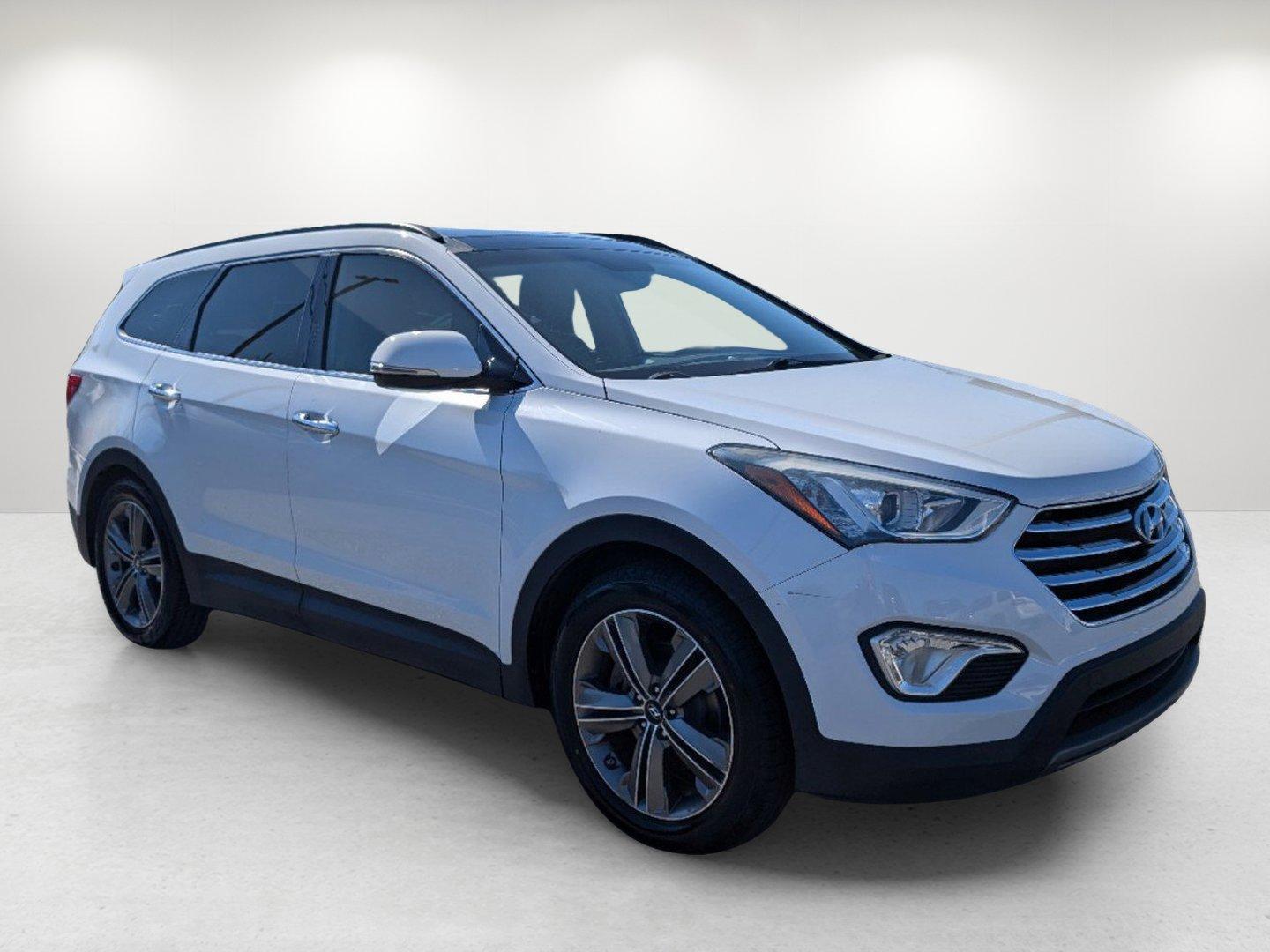 2014 /Beige Hyundai Santa Fe GLS (KM8SR4HF9EU) with an Regular Unleaded V-6 3.3 L/204 engine, 6-Speed Automatic w/OD transmission, located at 5115 14th Ave., Columbus, GA, 31904, (706) 323-0345, 32.511494, -84.971046 - 2014 Hyundai Santa Fe GLS - Photo#2