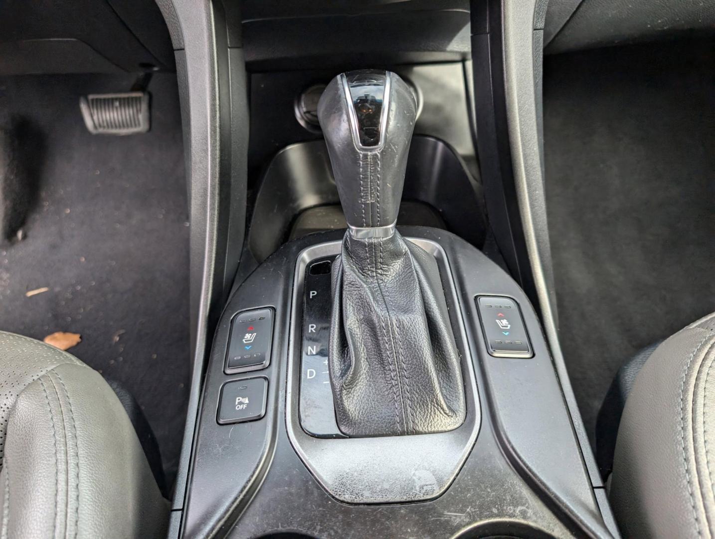 2014 /Gray Hyundai Santa Fe Sport (5XYZU3LB0EG) with an Regular Unleaded I-4 2.4 L/144 engine, 6-Speed Automatic w/OD transmission, located at 804 22nd Ave, Phenix City, AL, 36870, (334) 297-1860, 32.484749, -85.024475 - 2014 Hyundai Santa Fe Sport - Photo#13