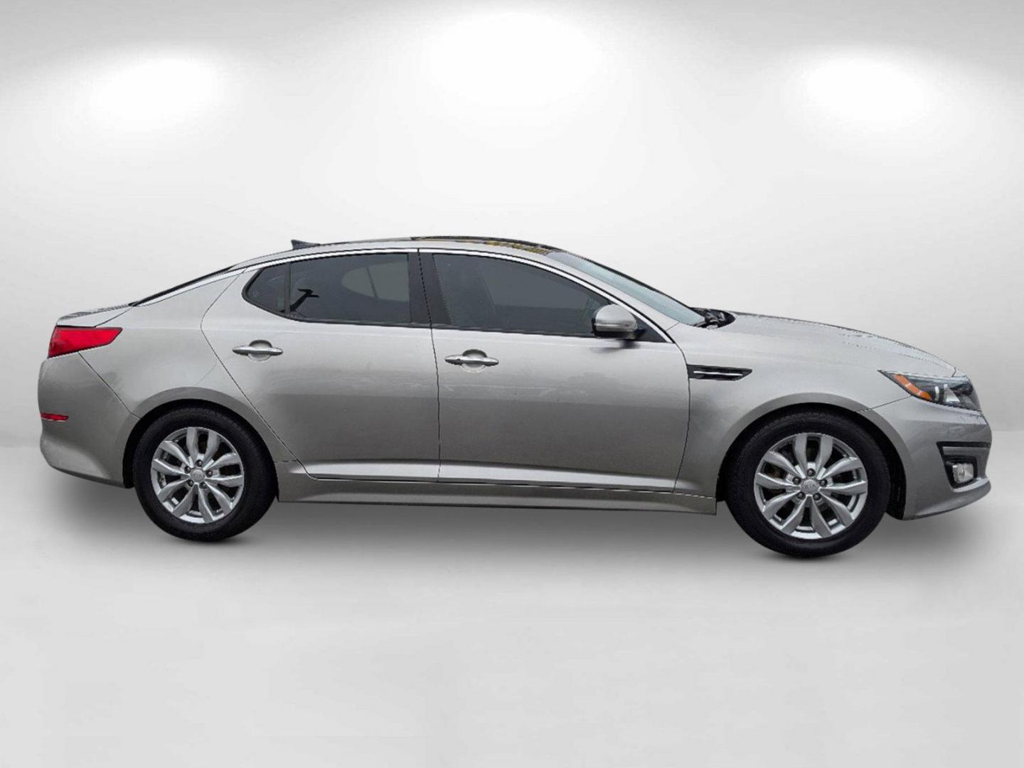 2014 /Beige Kia Optima EX (5XXGN4A78EG) with an Regular Unleaded I-4 2.4 L/144 engine, 6-Speed Automatic w/OD transmission, located at 1430 Gateway Drive, Opelika, AL, 36801, (334) 239-0944, 32.637871, -85.409790 - 2014 Kia Optima EX - Photo#4