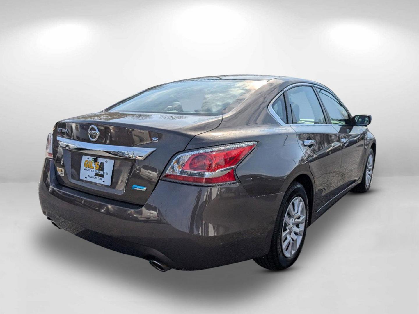 2014 /Charcoal Nissan Altima 2.5 S (1N4AL3AP2EN) with an Regular Unleaded I-4 2.5 L/152 engine, 1-Speed CVT w/OD transmission, located at 3959 U.S. 80 W, Phenix City, AL, 36870, (334) 297-4885, 32.469296, -85.135185 - 2014 Nissan Altima 2.5 S - Photo#7