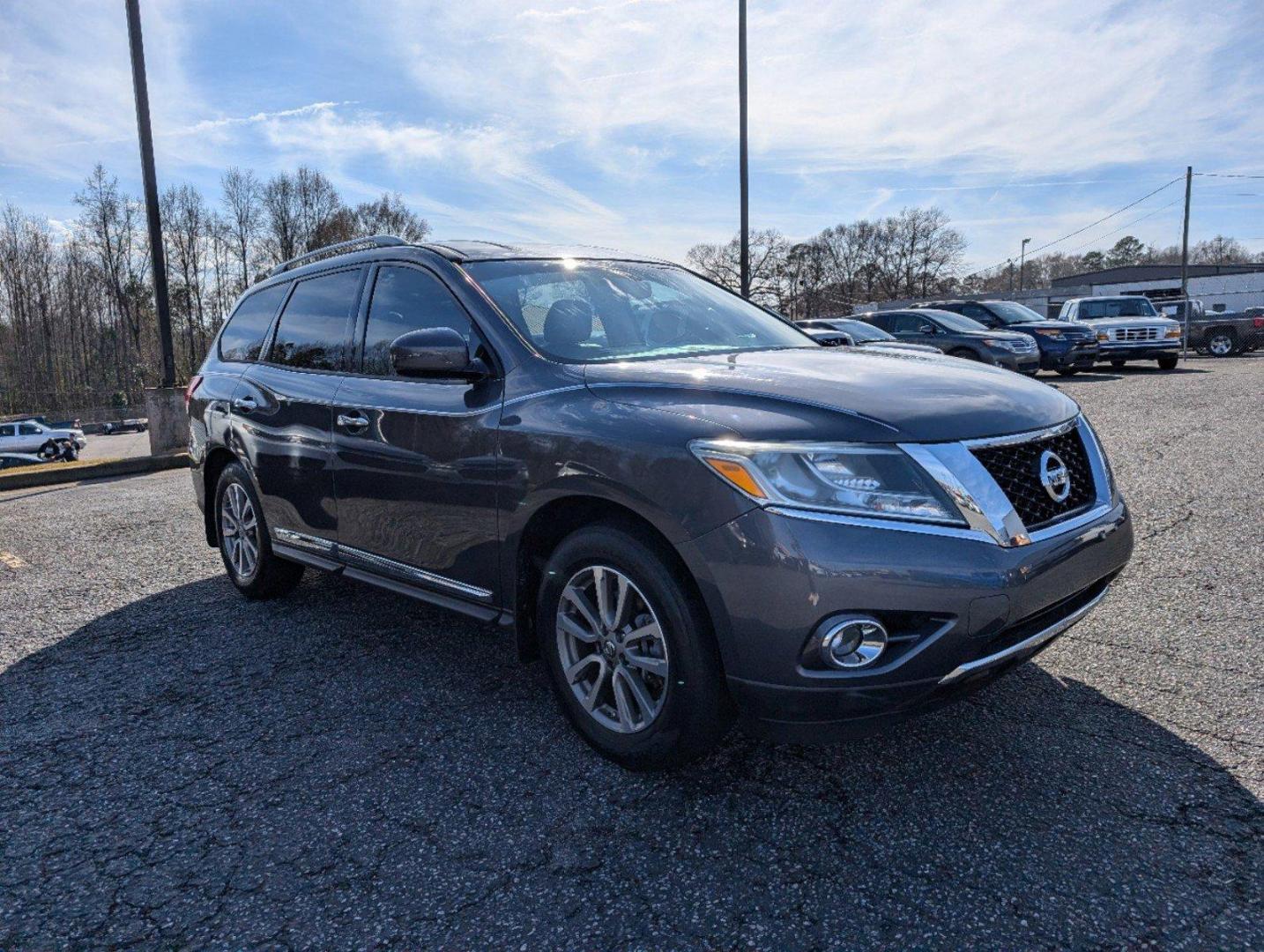 2014 /Charcoal Nissan Pathfinder SL (5N1AR2MN2EC) with an Regular Unleaded V-6 3.5 L/213 engine, 1-Speed CVT w/OD transmission, located at 3959 U.S. 80 W, Phenix City, AL, 36870, (334) 297-4885, 32.469296, -85.135185 - 2014 Nissan Pathfinder SL - Photo#2