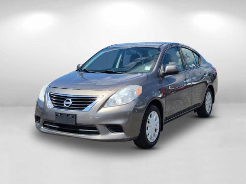 2014 Nissan Versa 1.6 S 5M