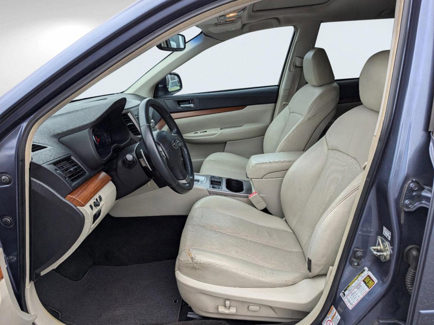 2014 /Warm Ivory Subaru Outback 2.5i Limited (4S4BRCLC0E3) with an Regular Unleaded H-4 2.5 L/152 engine, 6-Speed CVT w/OD transmission, located at 1430 Gateway Drive, Opelika, AL, 36801, (334) 239-0944, 32.637871, -85.409790 - 2014 Subaru Outback 2.5i Limited - Photo#9