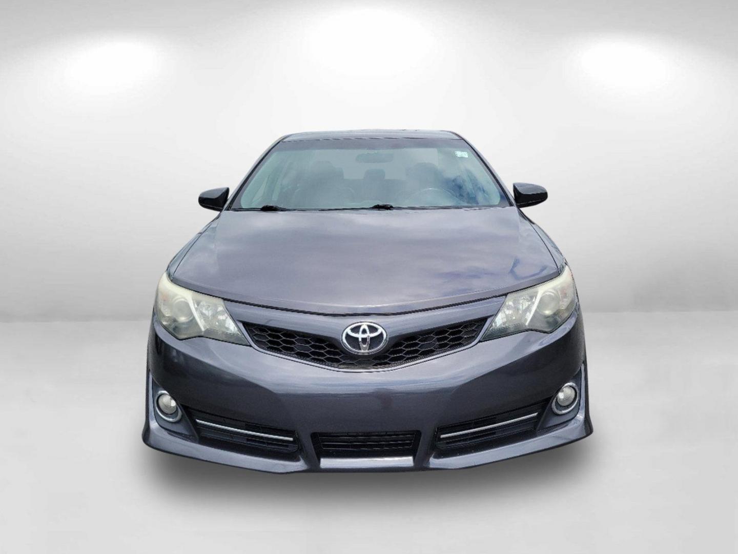 2014 Gray Toyota Camry SE (4T1BF1FK5EU) with an Regular Unleaded I-4 2.5 L/152 engine, 6-Speed Automatic w/OD transmission, located at 804 22nd Ave, Phenix City, AL, 36870, (334) 297-1860, 32.484749, -85.024475 - 2014 Toyota Camry SE - Photo#1