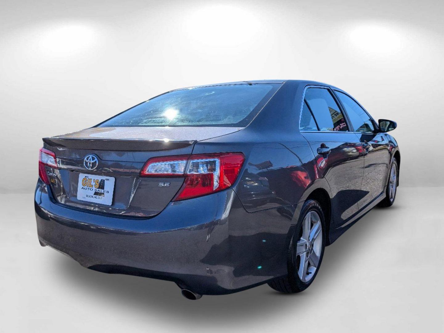 2014 Toyota Camry SE (4T1BF1FK8EU) with an Regular Unleaded I-4 2.5 L/152 engine, 6-Speed Automatic w/OD transmission, located at 804 22nd Ave, Phenix City, AL, 36870, (334) 297-1860, 32.484749, -85.024475 - 2014 Toyota Camry SE - Photo#4