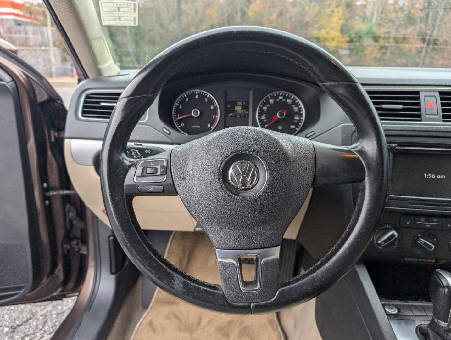 2014 Volkswagen Jetta Sedan (3VWD17AJ6EM) with an Intercooled Turbo Regular Unleaded I-4 1.8 L/110 engine, 6-Speed Automatic w/OD transmission, located at 3959 U.S. 80 W, Phenix City, AL, 36870, (334) 297-4885, 32.469296, -85.135185 - 2014 Volkswagen Jetta Sedan - Photo#16