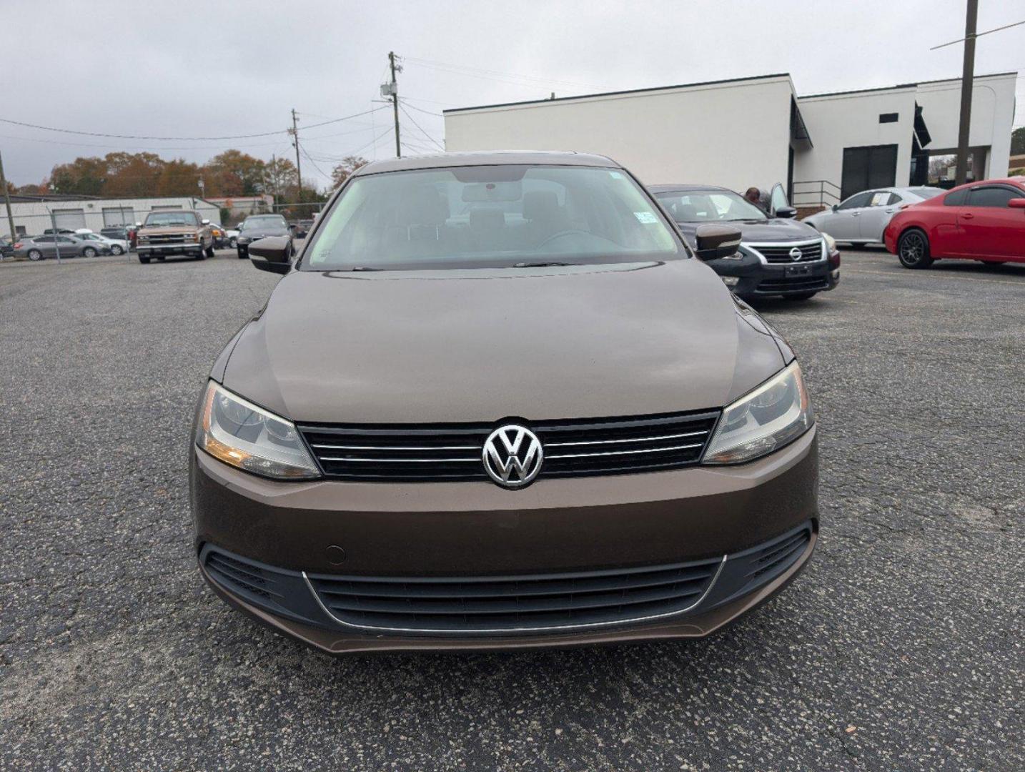 2014 Volkswagen Jetta Sedan (3VWD17AJ6EM) with an Intercooled Turbo Regular Unleaded I-4 1.8 L/110 engine, 6-Speed Automatic w/OD transmission, located at 3959 U.S. 80 W, Phenix City, AL, 36870, (334) 297-4885, 32.469296, -85.135185 - 2014 Volkswagen Jetta Sedan - Photo#2