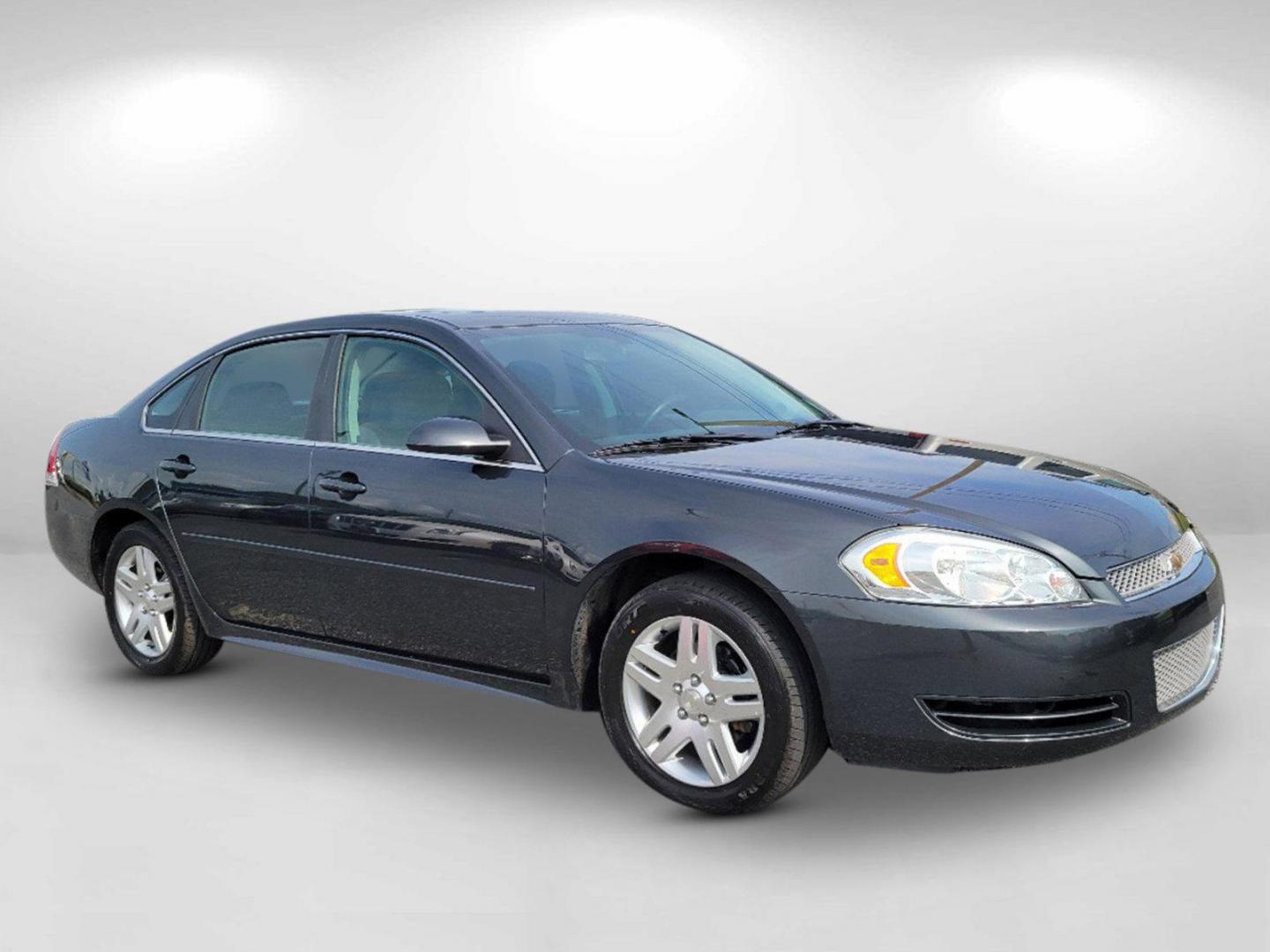 2015 Ashen Gray Metallic /Ebony Chevrolet Impala Limited LT (2G1WB5E32F1) with an Gas/Ethanol V6 3.6L/217 engine, 6-Speed Automatic transmission, located at 521 Old Farm Lane Rd, Prattville, AL, 36066, (334) 325-1505, 32.482460, -86.416367 - 2015 Chevrolet Impala Limited LT - Photo#2