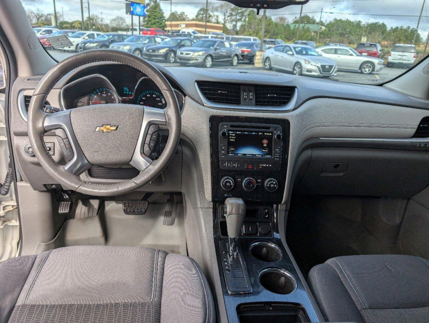 2015 /Dark Titanium/Light Titanium Chevrolet Traverse LT (1GNKRGKD6FJ) with an Gas V6 3.6L/217 engine, 6-Speed Automatic transmission, located at 3959 U.S. 80 W, Phenix City, AL, 36870, (334) 297-4885, 32.469296, -85.135185 - 2015 Chevrolet Traverse LT - Photo#12