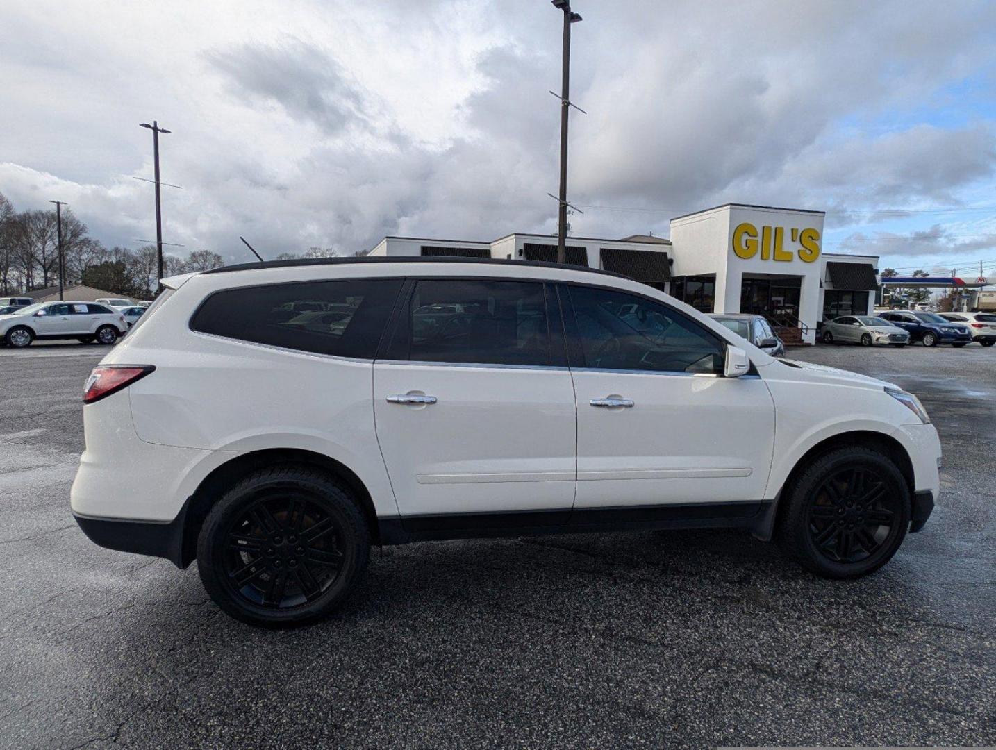 2015 /Dark Titanium/Light Titanium Chevrolet Traverse LT (1GNKRGKD6FJ) with an Gas V6 3.6L/217 engine, 6-Speed Automatic transmission, located at 3959 U.S. 80 W, Phenix City, AL, 36870, (334) 297-4885, 32.469296, -85.135185 - 2015 Chevrolet Traverse LT - Photo#3