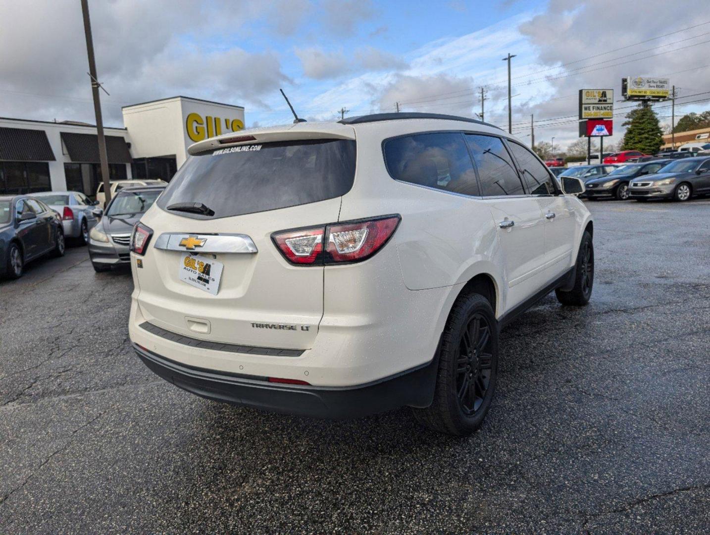 2015 /Dark Titanium/Light Titanium Chevrolet Traverse LT (1GNKRGKD6FJ) with an Gas V6 3.6L/217 engine, 6-Speed Automatic transmission, located at 3959 U.S. 80 W, Phenix City, AL, 36870, (334) 297-4885, 32.469296, -85.135185 - 2015 Chevrolet Traverse LT - Photo#4