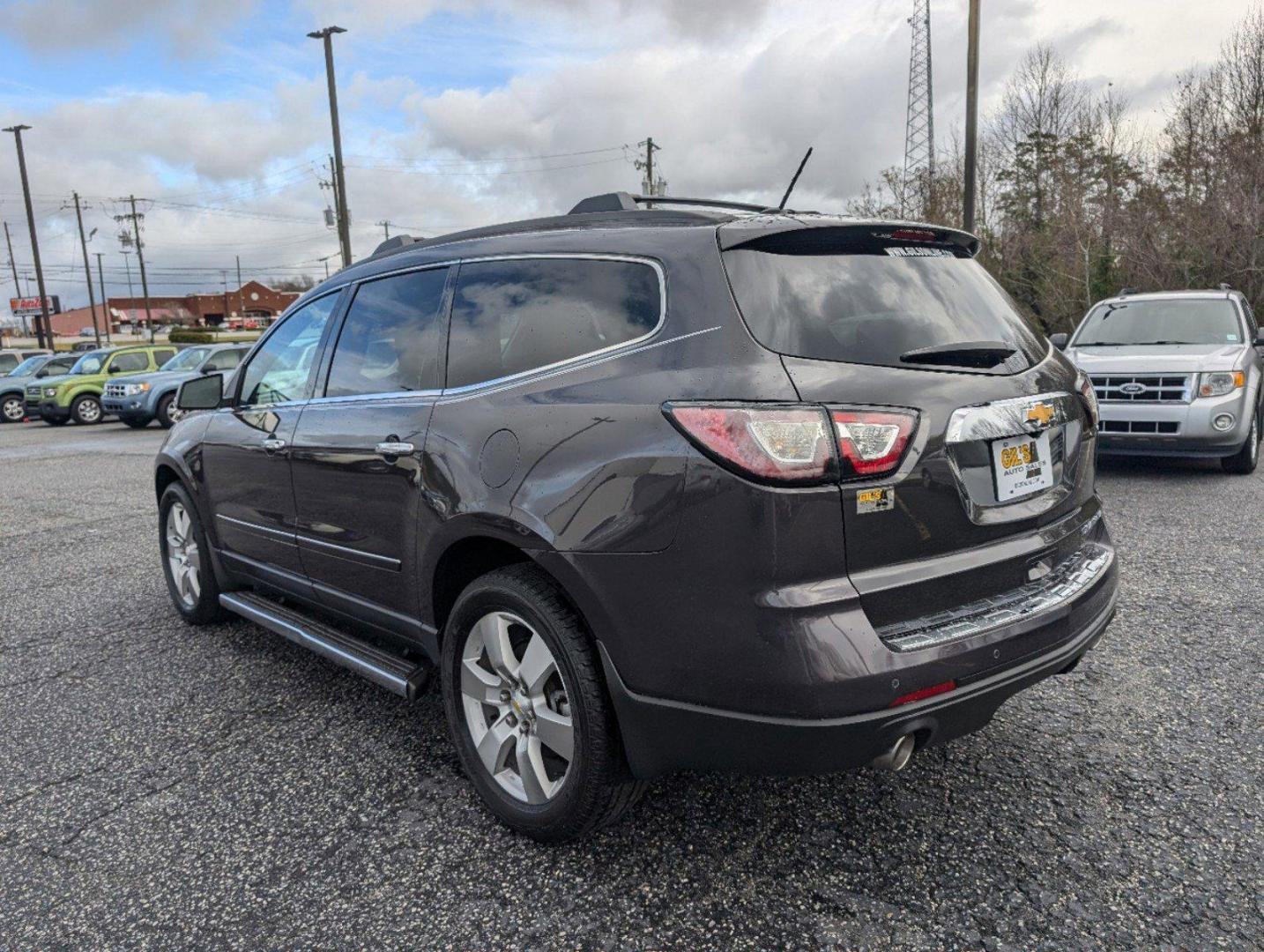 2015 /Ebony Chevrolet Traverse LTZ (1GNKRJKD8FJ) with an Gas V6 3.6L/217 engine, 6-Speed Automatic transmission, located at 3959 U.S. 80 W, Phenix City, AL, 36870, (334) 297-4885, 32.469296, -85.135185 - 2015 Chevrolet Traverse LTZ - Photo#6