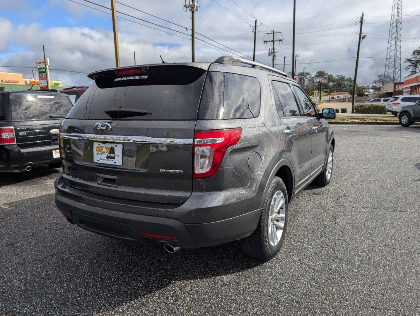 2015 Ford Explorer XLT (1FM5K7D86FG) with an Regular Unleaded V-6 3.5 L/213 engine, 6-Speed Automatic w/OD transmission, located at 521 Old Farm Lane Rd, Prattville, AL, 36066, (334) 325-1505, 32.482460, -86.416367 - 2015 Ford Explorer XLT - Photo#4