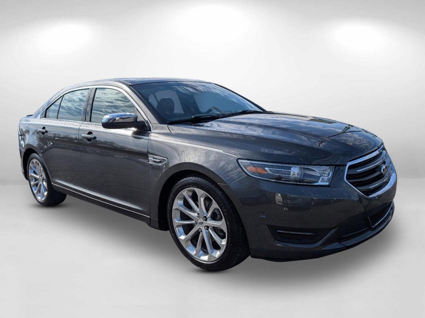 2015 Ford Taurus Limited (1FAHP2F8XFG) with an Regular Unleaded V-6 3.5 L/213 engine, 6-Speed Automatic w/OD transmission, located at 1430 Gateway Drive, Opelika, AL, 36801, (334) 239-0944, 32.637871, -85.409790 - 2015 Ford Taurus Limited - Photo#2