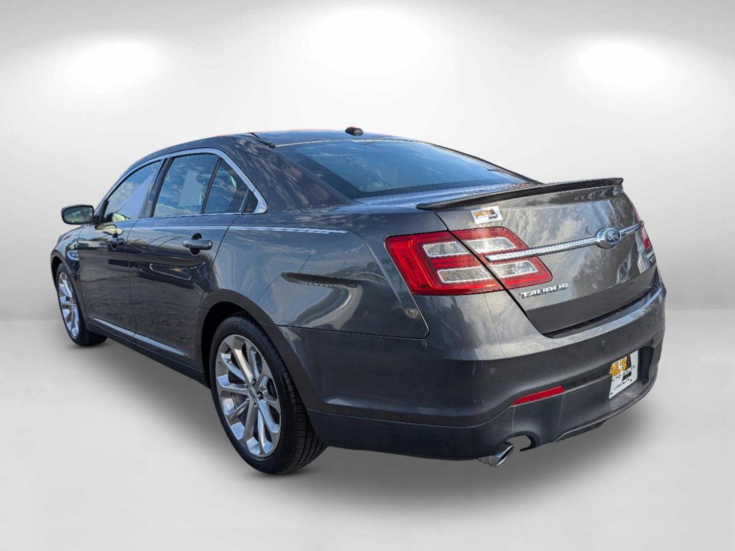 2015 Ford Taurus Limited (1FAHP2F8XFG) with an Regular Unleaded V-6 3.5 L/213 engine, 6-Speed Automatic w/OD transmission, located at 1430 Gateway Drive, Opelika, AL, 36801, (334) 239-0944, 32.637871, -85.409790 - 2015 Ford Taurus Limited - Photo#6