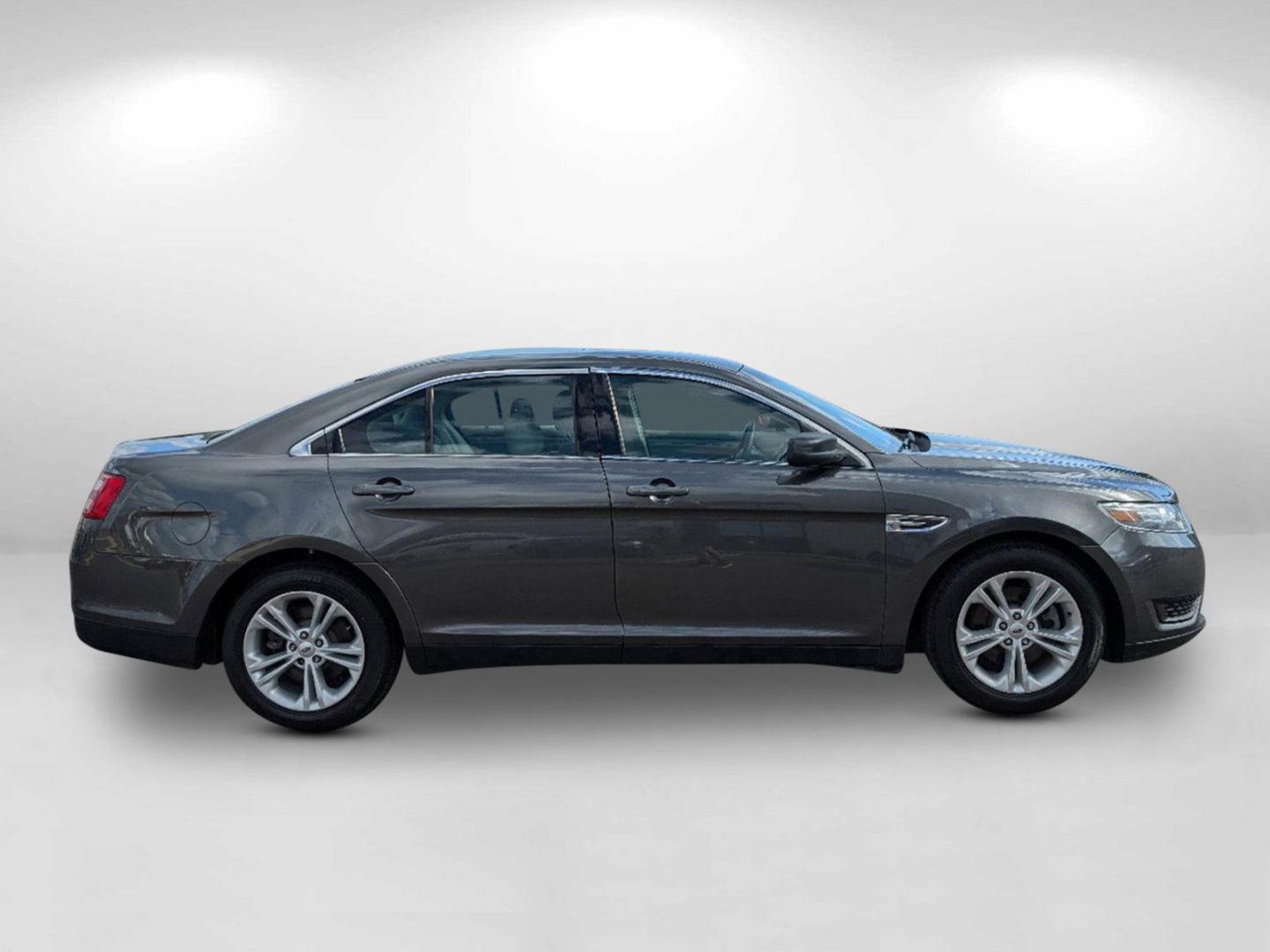 2015 Ford Taurus SE (1FAHP2D82FG) with an Regular Unleaded V-6 3.5 L/213 engine, 6-Speed Automatic w/OD transmission, located at 521 Old Farm Lane Rd, Prattville, AL, 36066, (334) 325-1505, 32.482460, -86.416367 - 2015 Ford Taurus SE - Photo#3