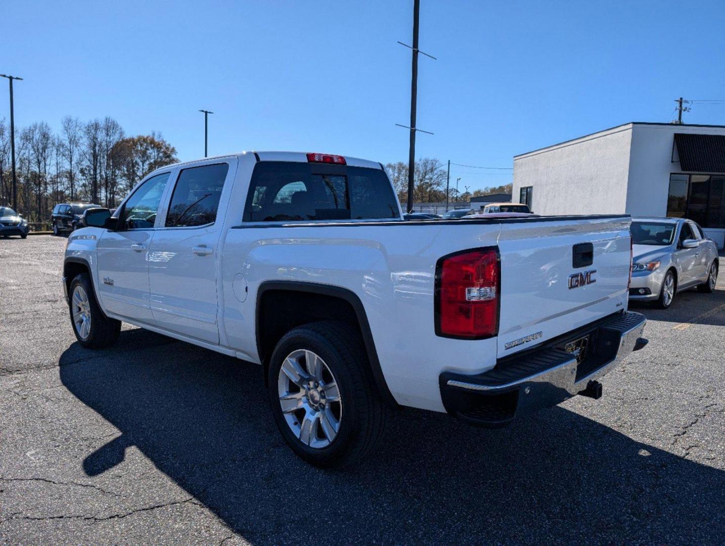 2015 /Jet Black GMC Sierra 1500 SLE (3GTP1UEC9FG) with an Gas V8 5.3L/325 engine, 6-Speed Automatic transmission, located at 804 22nd Ave, Phenix City, AL, 36870, (334) 297-1860, 32.484749, -85.024475 - 2015 GMC Sierra 1500 SLE - Photo#4