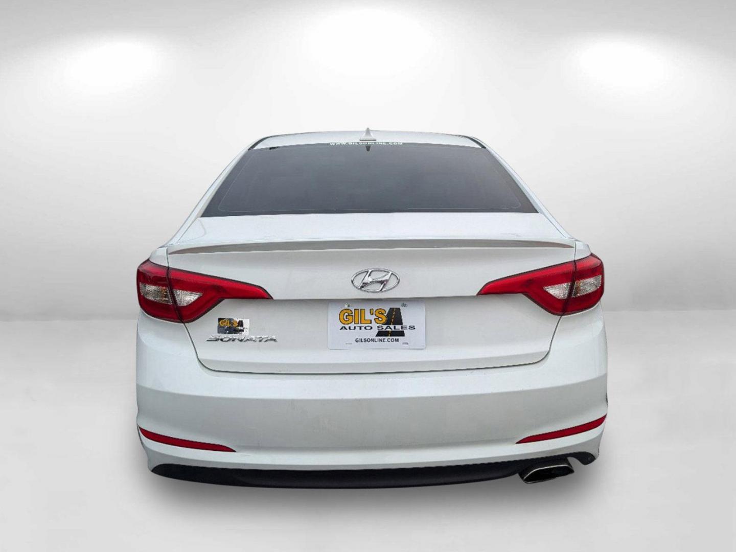 2015 /Gray Hyundai Sonata 2.4L SE (5NPE24AF9FH) with an Regular Unleaded I-4 2.4 L/144 engine, 6-Speed Automatic w/OD transmission, located at 5115 14th Ave., Columbus, GA, 31904, (706) 323-0345, 32.511494, -84.971046 - 2015 Hyundai Sonata 2.4L SE - Photo#6