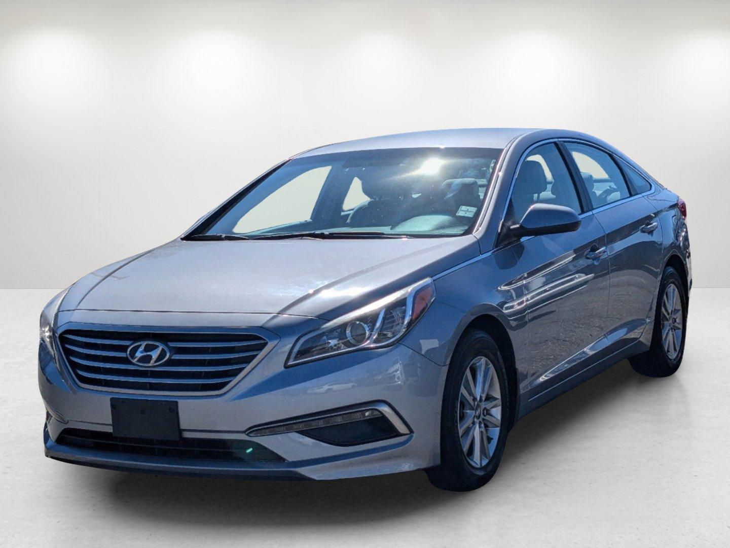 2015 /Gray Hyundai Sonata 2.4L SE (5NPE24AF5FH) with an Regular Unleaded I-4 2.4 L/144 engine, 6-Speed Automatic w/OD transmission, located at 7000 Northlake Connector, Columbus, GA, 31904, (706) 987-8085, 32.524975, -84.978134 - 2015 Hyundai Sonata 2.4L SE - Photo#0