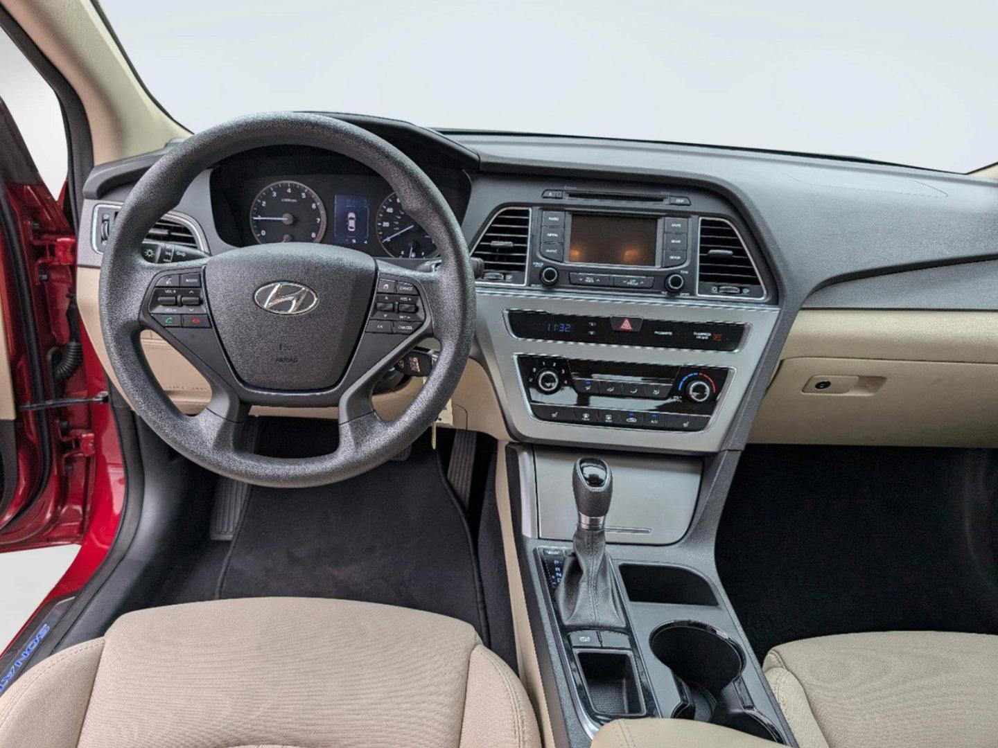 2015 /Beige Hyundai Sonata 2.4L Sport (5NPE34AF2FH) with an Regular Unleaded I-4 2.4 L/144 engine, 6-Speed Automatic w/OD transmission, located at 1430 Gateway Drive, Opelika, AL, 36801, (334) 239-0944, 32.637871, -85.409790 - 2015 Hyundai Sonata 2.4L Sport - Photo#11