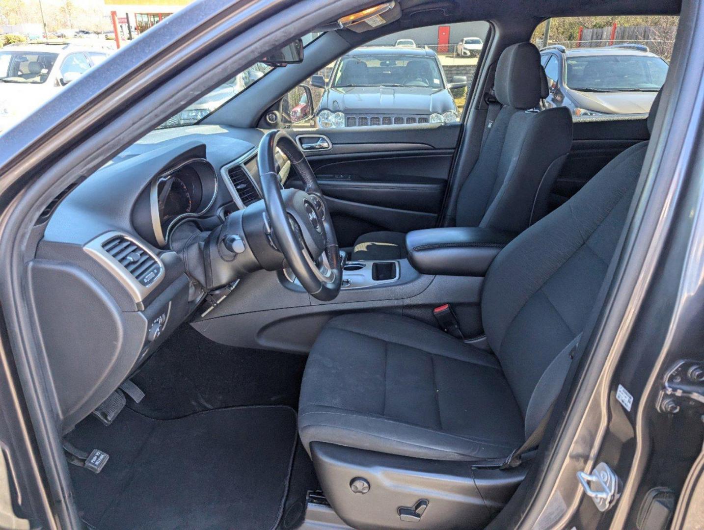 2015 /Black Jeep Grand Cherokee Laredo (1C4RJFAG7FC) with an Regular Unleaded V-6 3.6 L/220 engine, 8-Speed Automatic w/OD transmission, located at 3959 U.S. 80 W, Phenix City, AL, 36870, (334) 297-4885, 32.469296, -85.135185 - 2015 Jeep Grand Cherokee Laredo - Photo#9