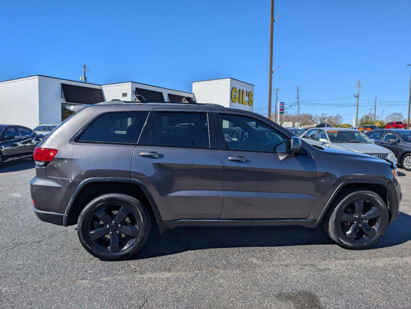 2015 /Black Jeep Grand Cherokee Laredo (1C4RJFAG7FC) with an Regular Unleaded V-6 3.6 L/220 engine, 8-Speed Automatic w/OD transmission, located at 3959 U.S. 80 W, Phenix City, AL, 36870, (334) 297-4885, 32.469296, -85.135185 - 2015 Jeep Grand Cherokee Laredo - Photo#3