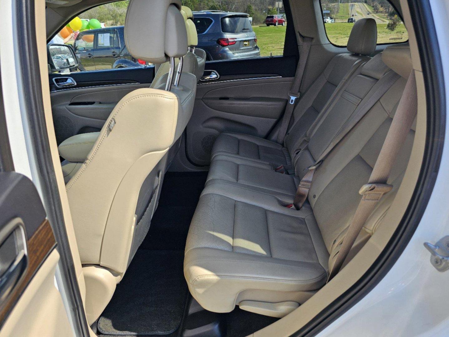 2015 /Lt Frost Beige/Black Jeep Grand Cherokee Limited (1C4RJEBG9FC) with an Regular Unleaded V-6 3.6 L/220 engine, 8-Speed Automatic w/OD transmission, located at 521 Old Farm Lane Rd, Prattville, AL, 36066, (334) 325-1505, 32.482460, -86.416367 - 2015 Jeep Grand Cherokee Limited - Photo#14