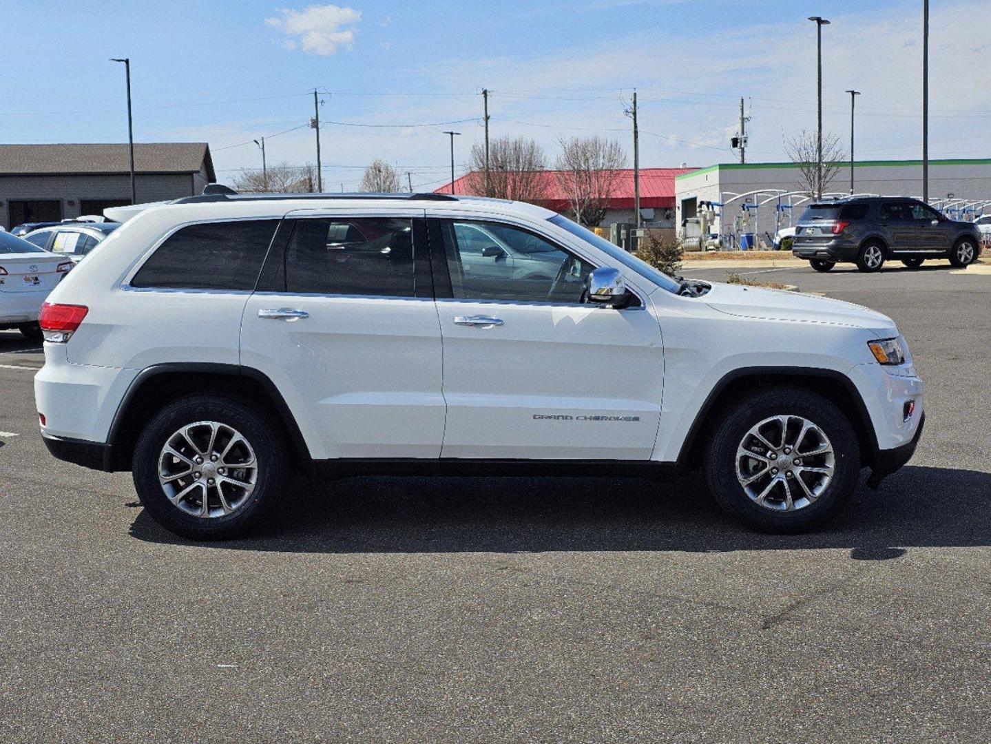 2015 /Lt Frost Beige/Black Jeep Grand Cherokee Limited (1C4RJEBG9FC) with an Regular Unleaded V-6 3.6 L/220 engine, 8-Speed Automatic w/OD transmission, located at 521 Old Farm Lane Rd, Prattville, AL, 36066, (334) 325-1505, 32.482460, -86.416367 - 2015 Jeep Grand Cherokee Limited - Photo#3