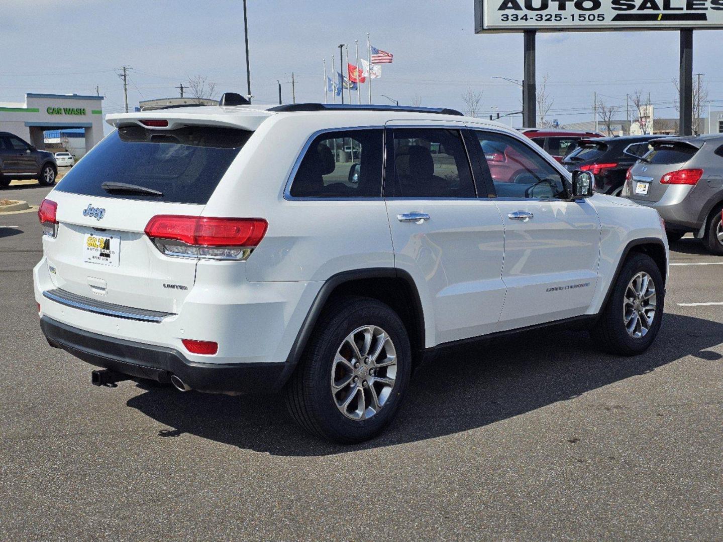 2015 /Lt Frost Beige/Black Jeep Grand Cherokee Limited (1C4RJEBG9FC) with an Regular Unleaded V-6 3.6 L/220 engine, 8-Speed Automatic w/OD transmission, located at 521 Old Farm Lane Rd, Prattville, AL, 36066, (334) 325-1505, 32.482460, -86.416367 - 2015 Jeep Grand Cherokee Limited - Photo#4