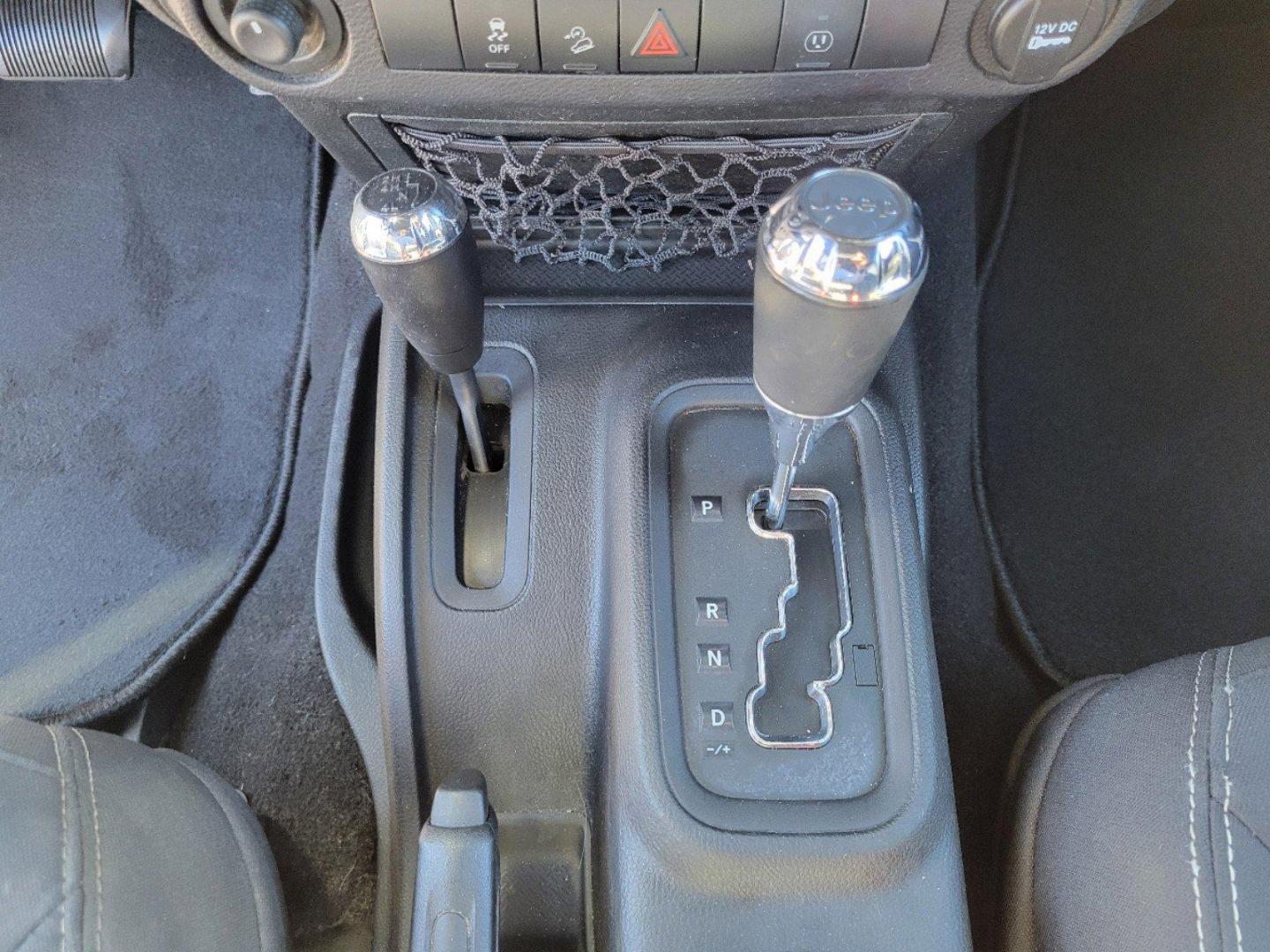 2015 Bright White Clearcoat /Black Jeep Wrangler Rubicon (1C4BJWCG4FL) with an Regular Unleaded V-6 3.6 L/220 engine, 5-Speed Automatic w/OD transmission, located at 804 22nd Ave, Phenix City, AL, 36870, (334) 297-1860, 32.484749, -85.024475 - 2015 Jeep Wrangler Rubicon - Photo#15